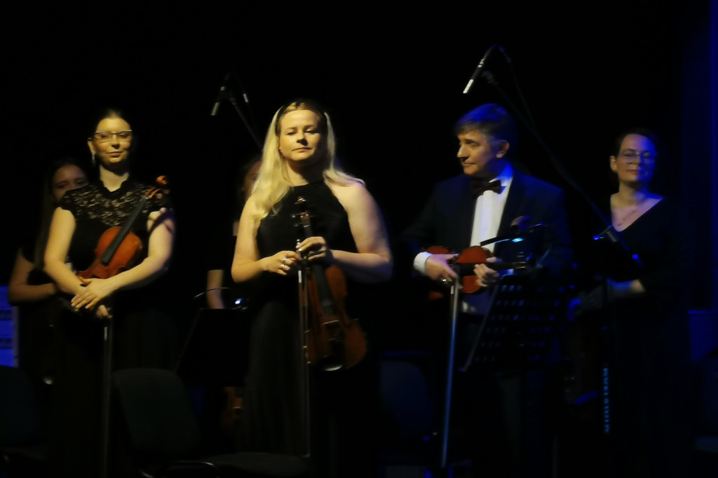 Koncert Łowickiej Orkiestry Kameralnej w kinie Fenix