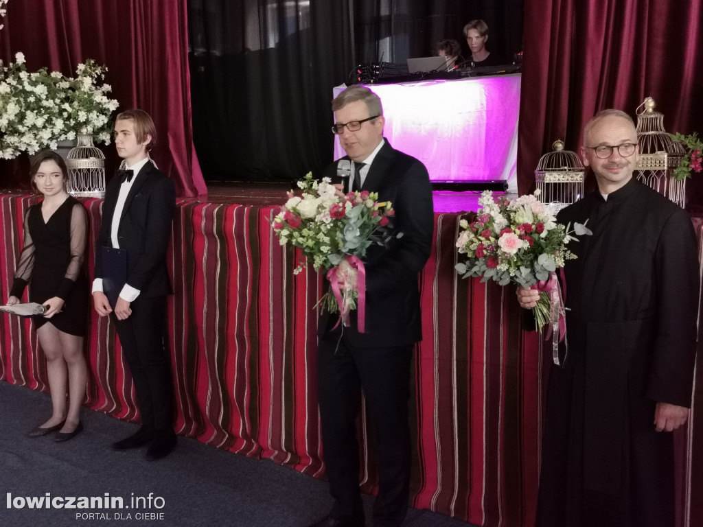 W szkole pijarskiej ósme klasy rozpoczęły bal