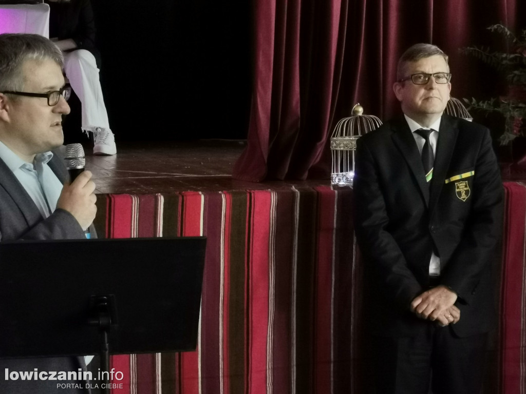W szkole pijarskiej ósme klasy rozpoczęły bal