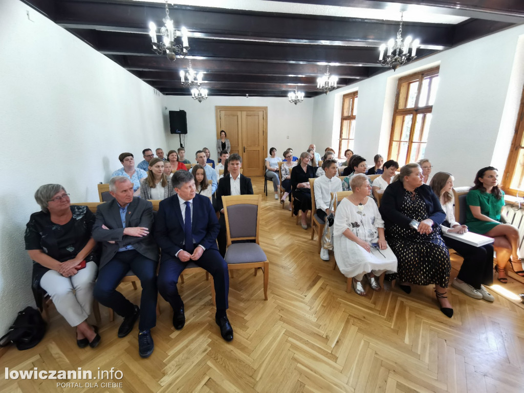 GŁOWNO. Uroczystość wręczenia nagród najlepszym uczniom.