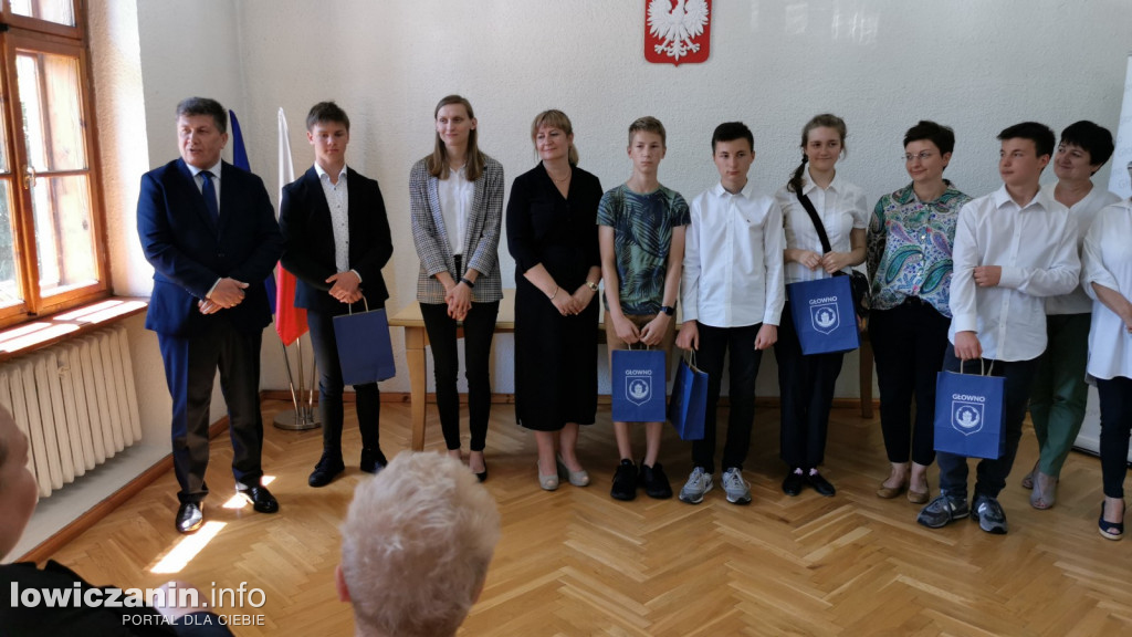GŁOWNO. Uroczystość wręczenia nagród najlepszym uczniom.