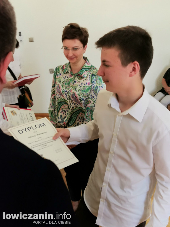 GŁOWNO. Uroczystość wręczenia nagród najlepszym uczniom.