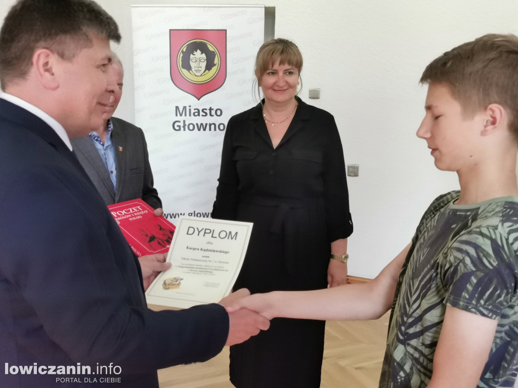 GŁOWNO. Uroczystość wręczenia nagród najlepszym uczniom.