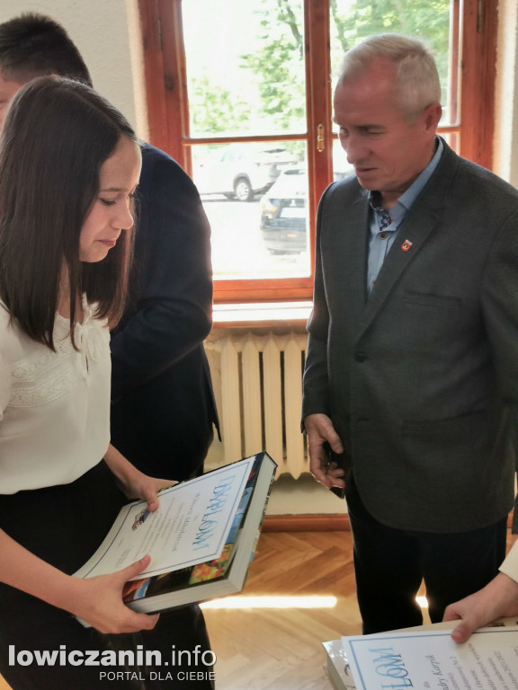 GŁOWNO. Uroczystość wręczenia nagród najlepszym uczniom.