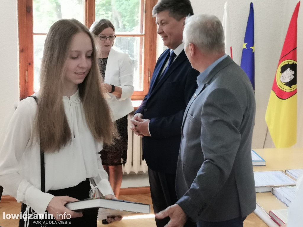 GŁOWNO. Uroczystość wręczenia nagród najlepszym uczniom.