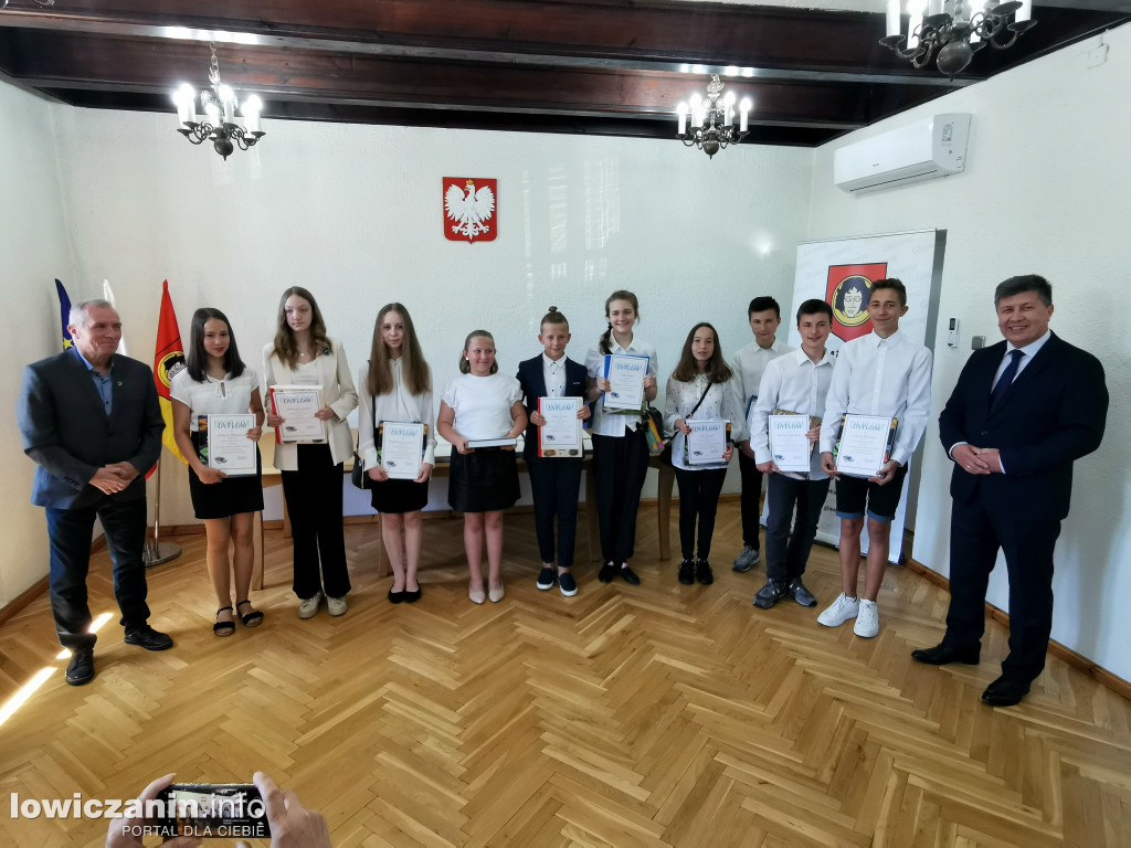 GŁOWNO. Uroczystość wręczenia nagród najlepszym uczniom.