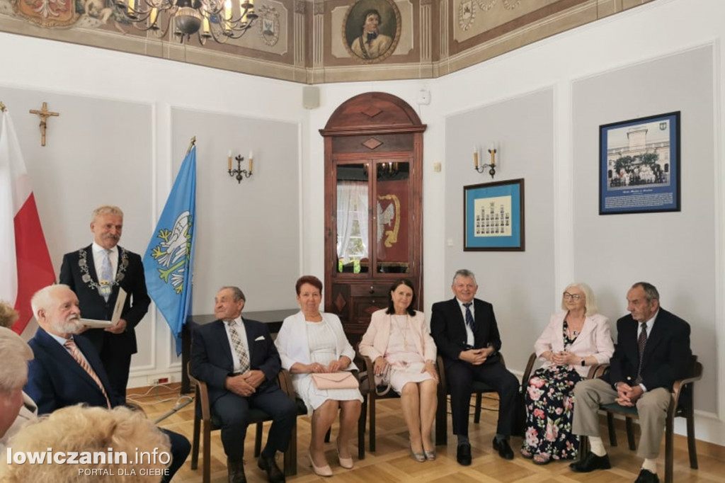Uroczystość Złotych Godów w łowickim ratuszu
