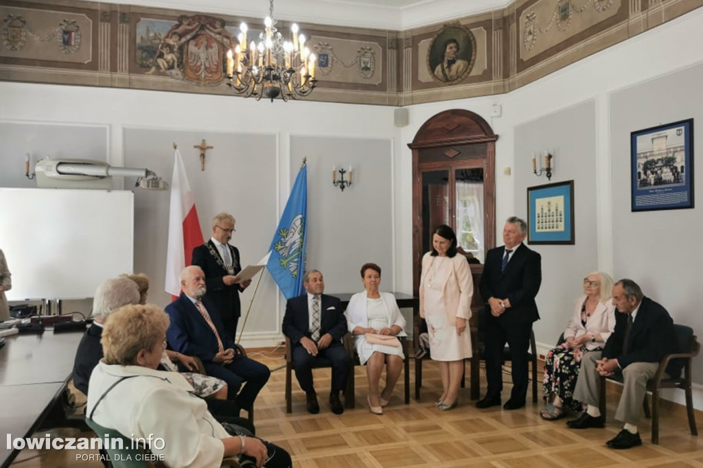 Uroczystość Złotych Godów w łowickim ratuszu