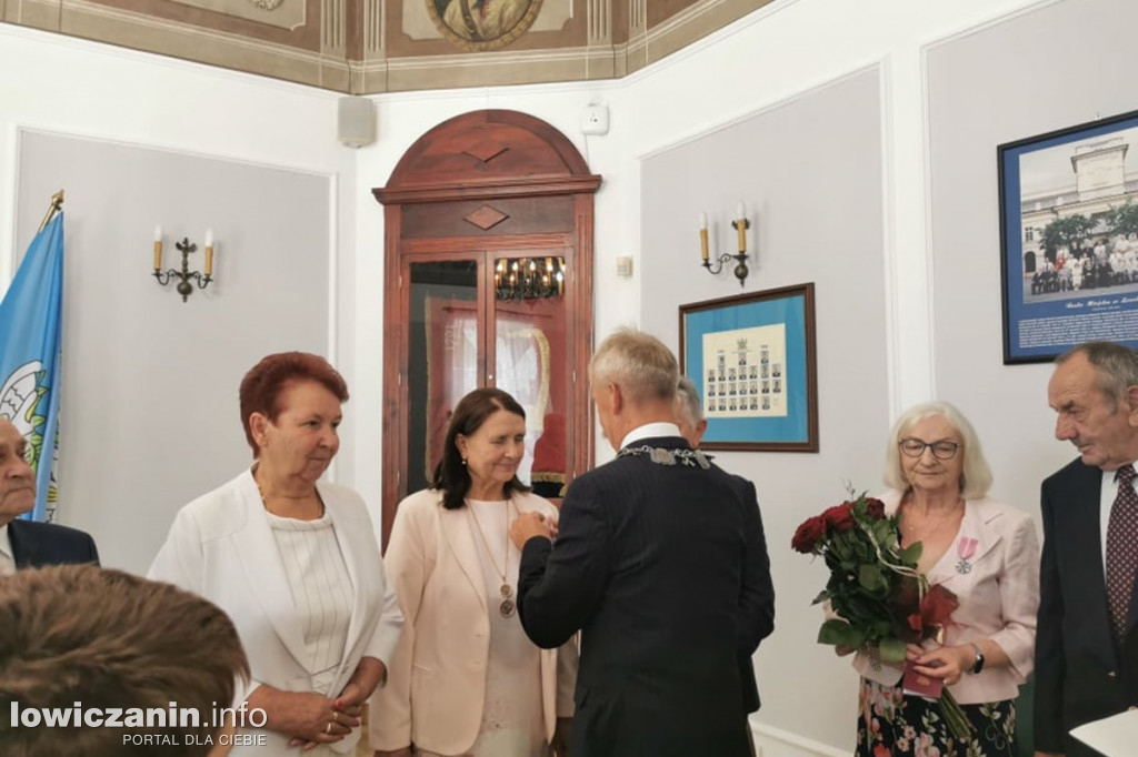 Uroczystość Złotych Godów w łowickim ratuszu
