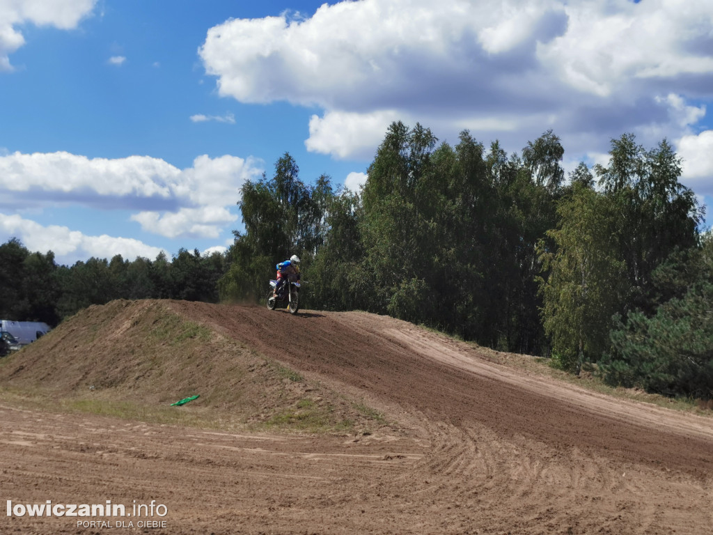Zawody motocrossowe w Serokach