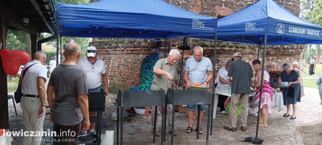 Dzień Sąsiada przy baszcie gen. Klickiego w Łowiczu