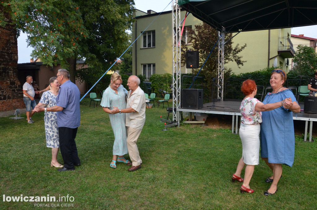 Dzień Sąsiada przy baszcie gen. Klickiego w Łowiczu
