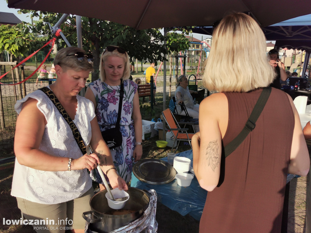 Piknik na pożegnanie lata na łowickich Górkach