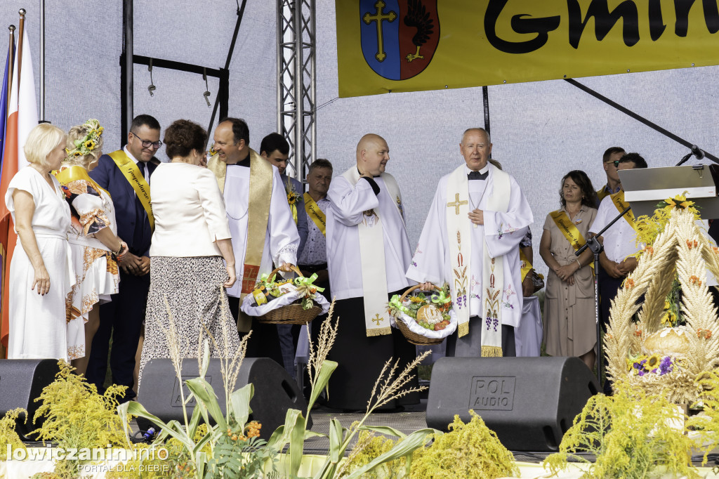 Gminne Święto Plonów w Dmosinie.