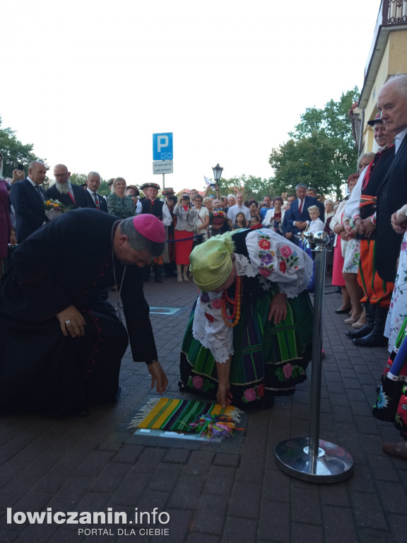 Uroczystość odsłonięcia Gwiozd Łowickich