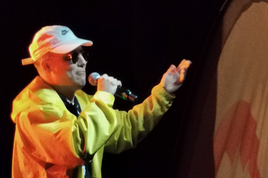 Koncert Milego Pana na dziedzińcu ŁOK.