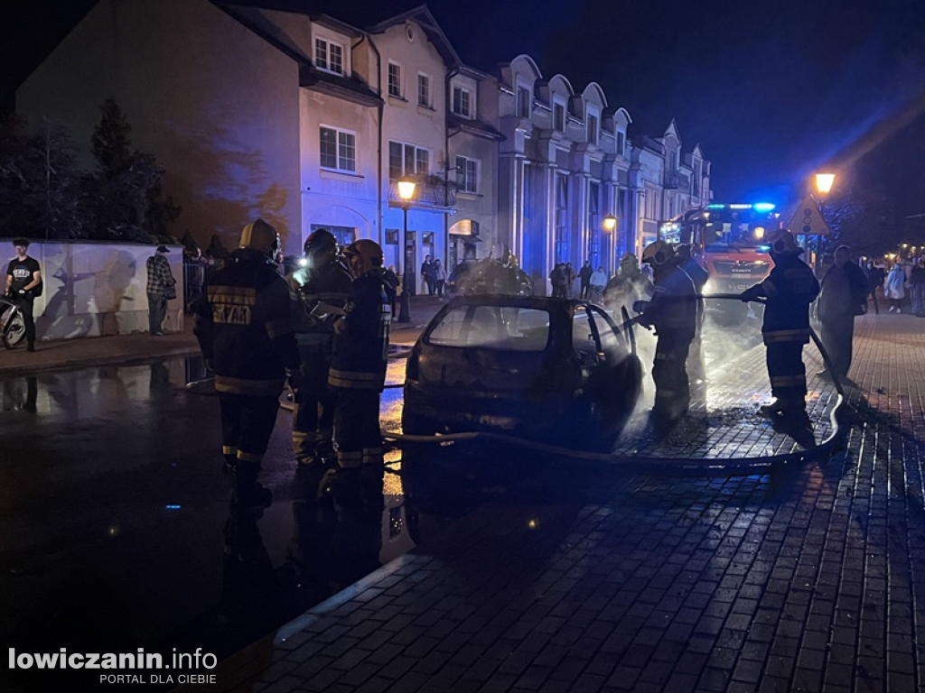 Pożar samochodu w Łowiczu