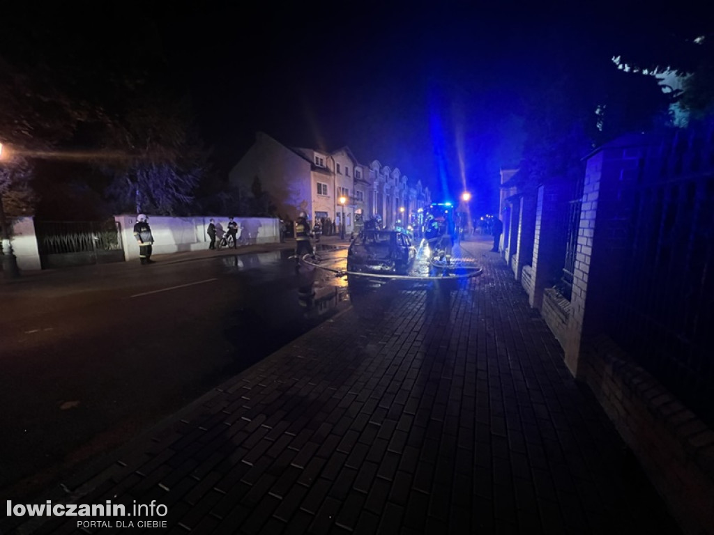 Pożar samochodu w Łowiczu