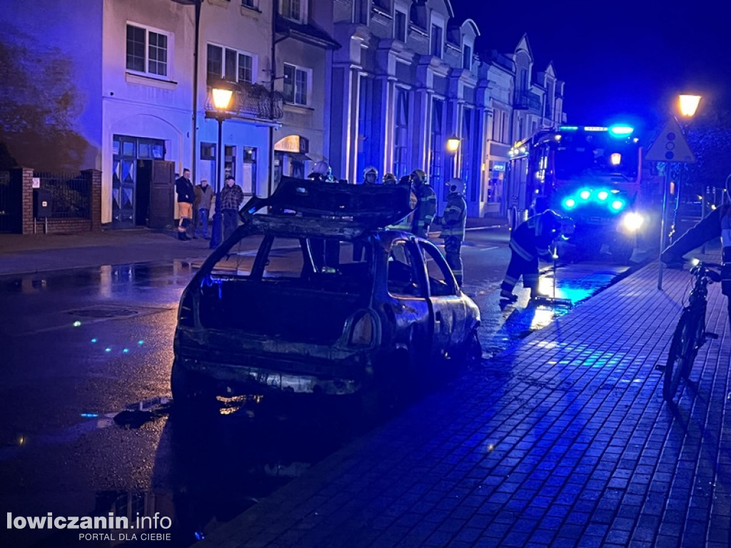 Pożar samochodu w Łowiczu