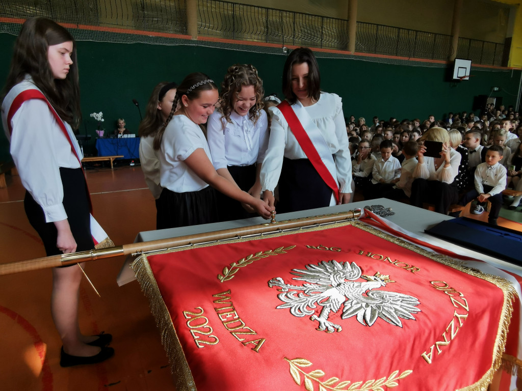 Nadanie imienia szkole w Dzierzgówku