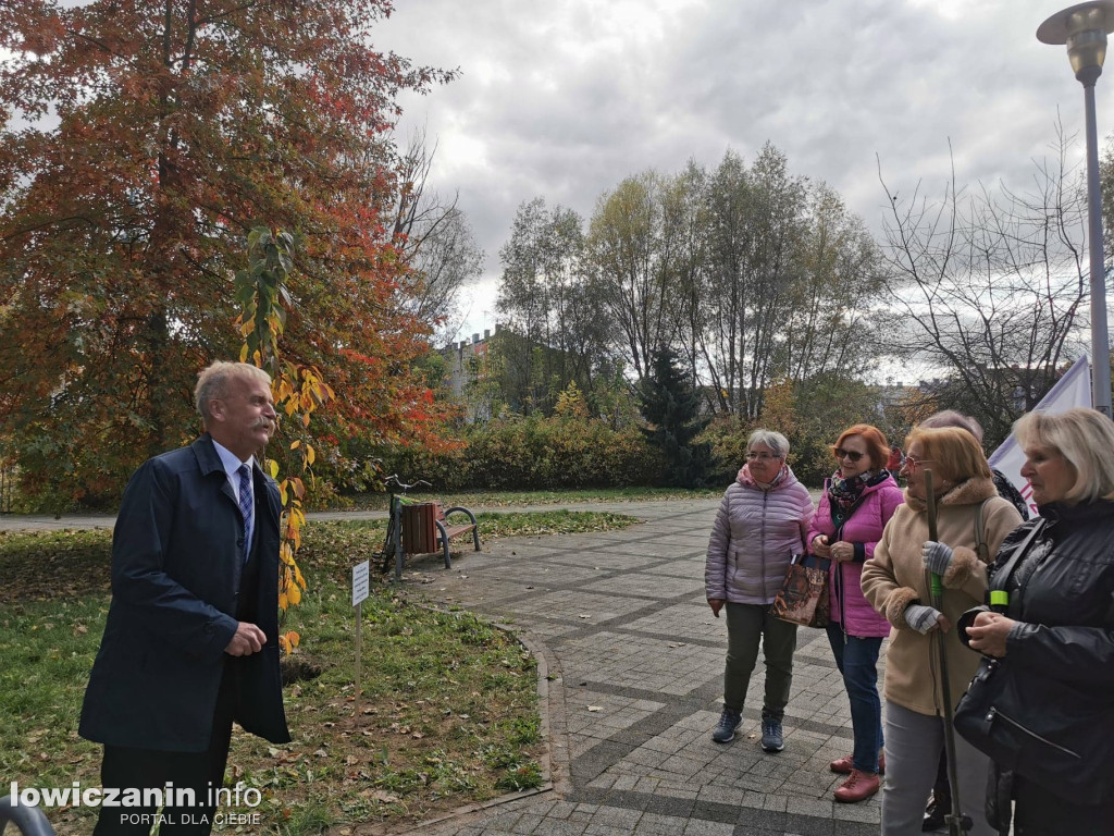 15 wiśni japońskich na 15-lecie ŁUTW