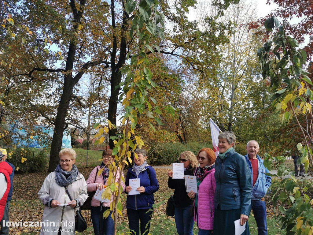 15 wiśni japońskich na 15-lecie ŁUTW