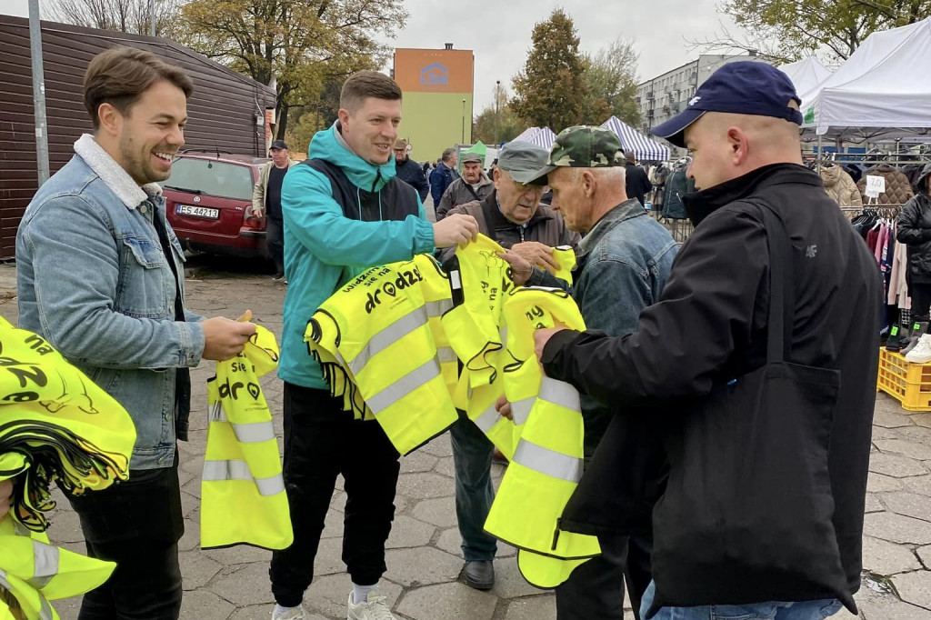 200 kamizelek odblaskowych dla łowiczan