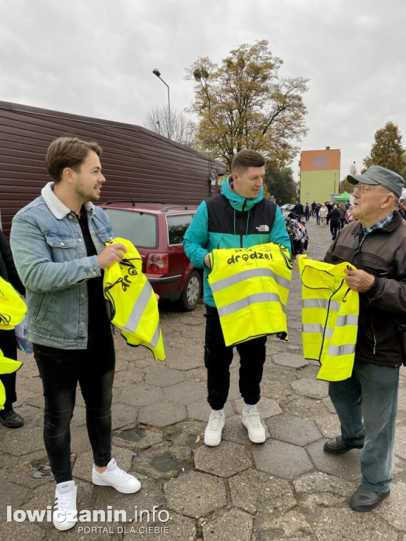 200 kamizelek odblaskowych dla łowiczan