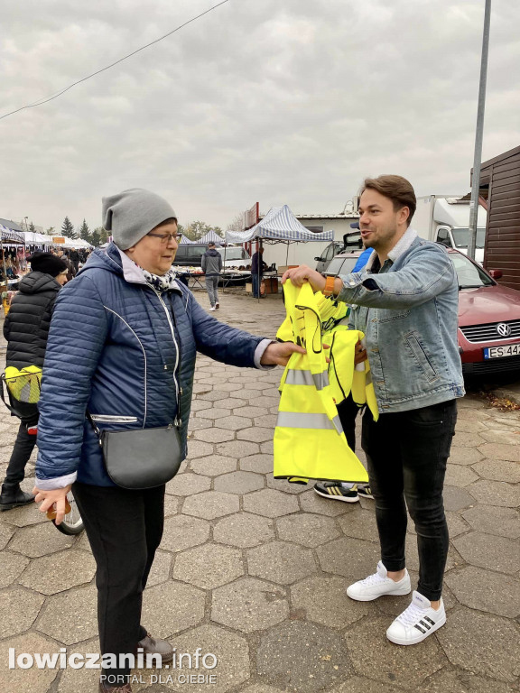 200 kamizelek odblaskowych dla łowiczan