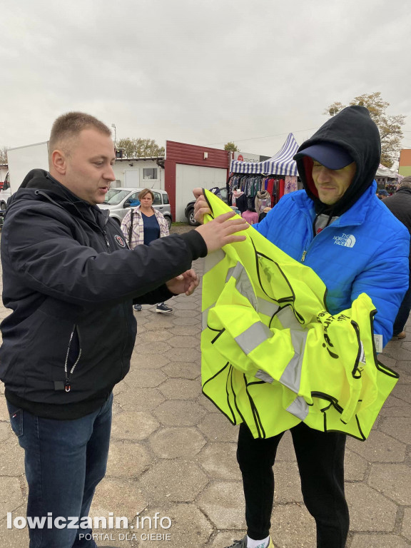 200 kamizelek odblaskowych dla łowiczan