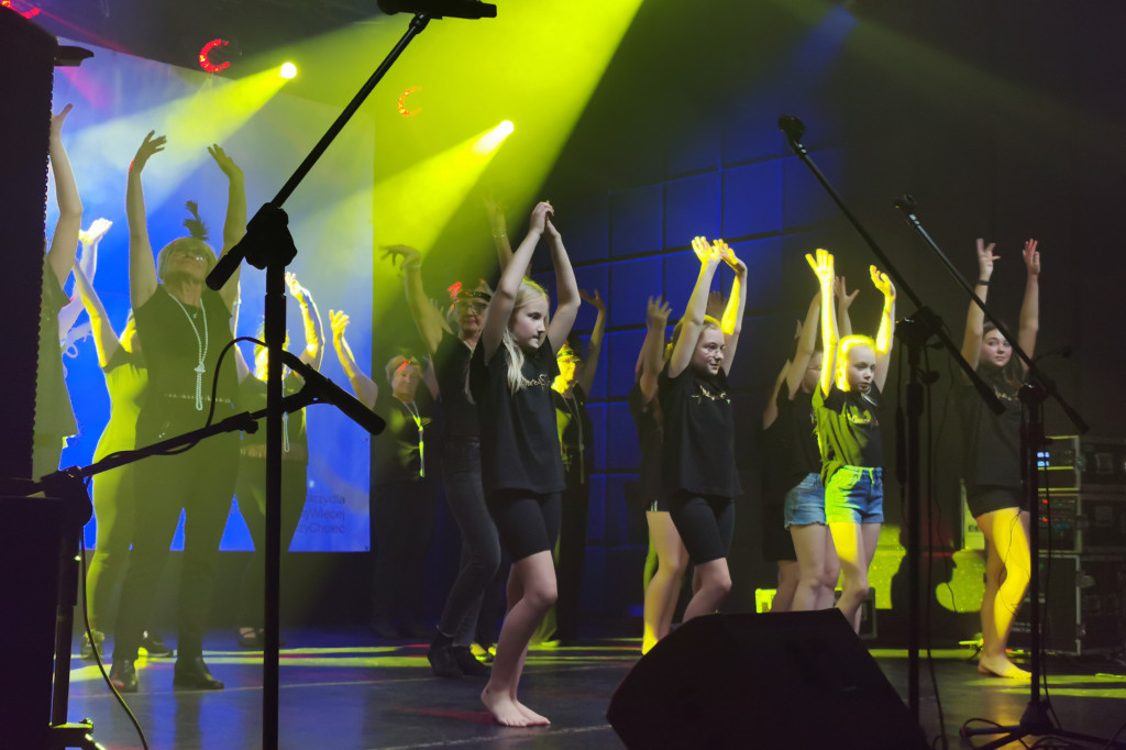 Zumba w łowickim kinie Fenix