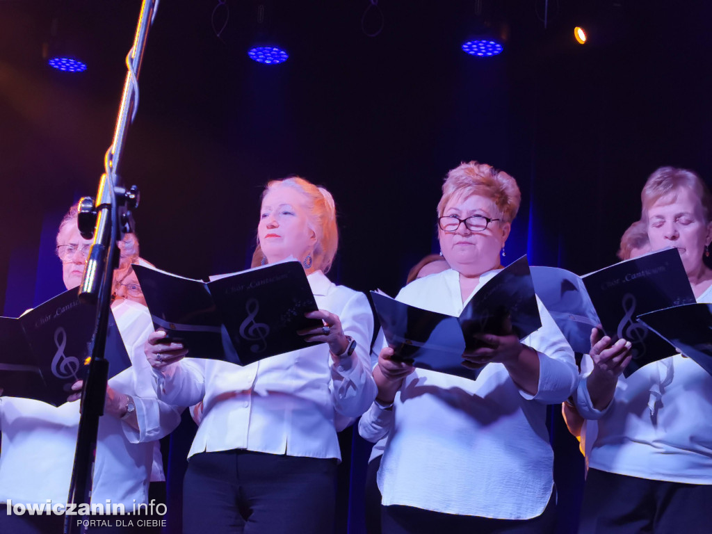 Międzypokoleniowy koncert z okazji 15-lecia ŁUTW