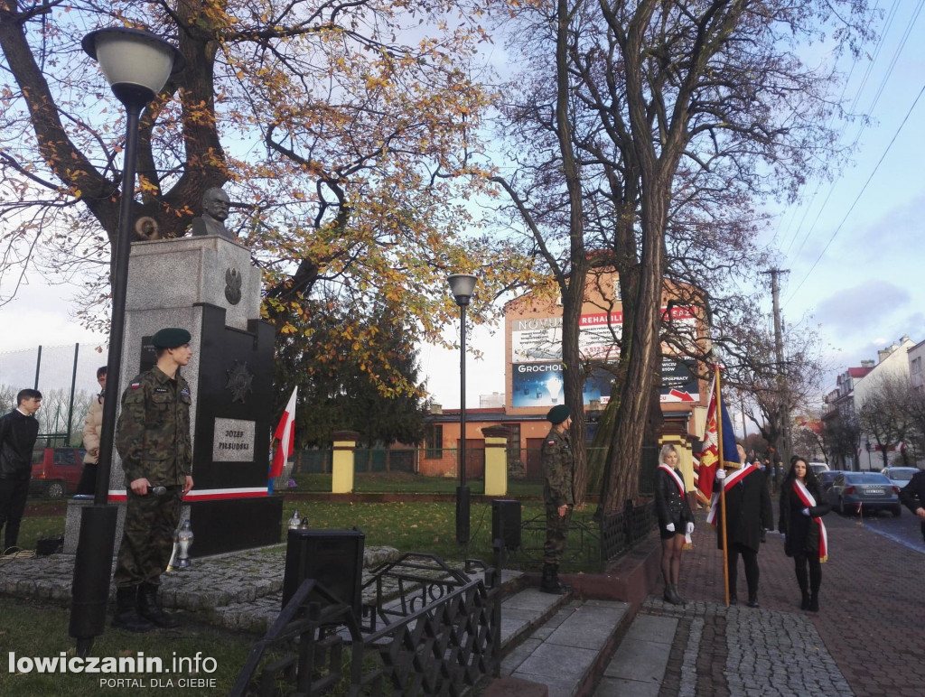 Złożenie wieńców pod pomnikiem Józefa Piłsudskiego