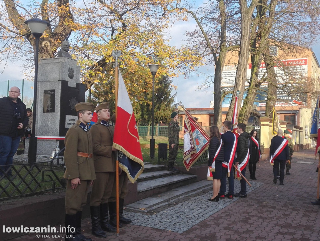 Złożenie wieńców pod pomnikiem Józefa Piłsudskiego