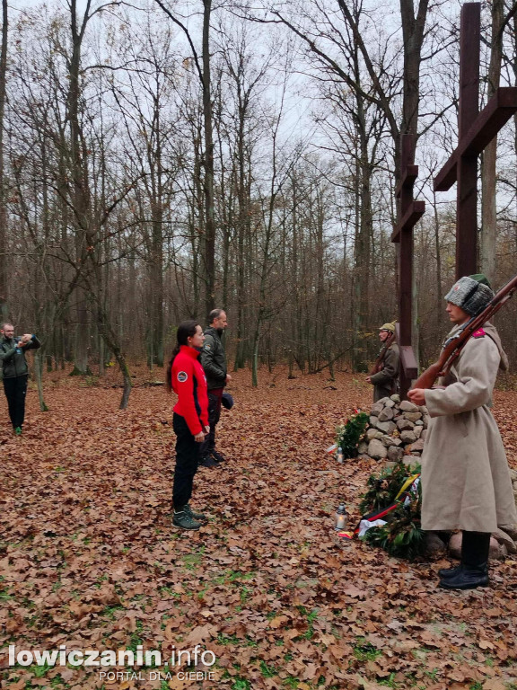 Łowicz - Bolimów. Turyści z Łowicza wędrowali szlakiem Wielkiej Wojny
