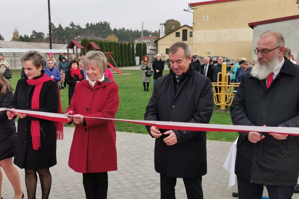 SP Zielkowice. Uroczystości patriotyczne i otwarcie nowego boiska.
