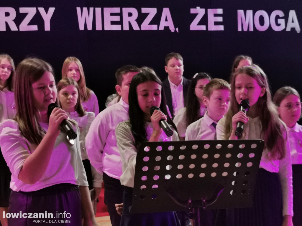 SP Zielkowice. Uroczystości patriotyczne i otwarcie nowego boiska.