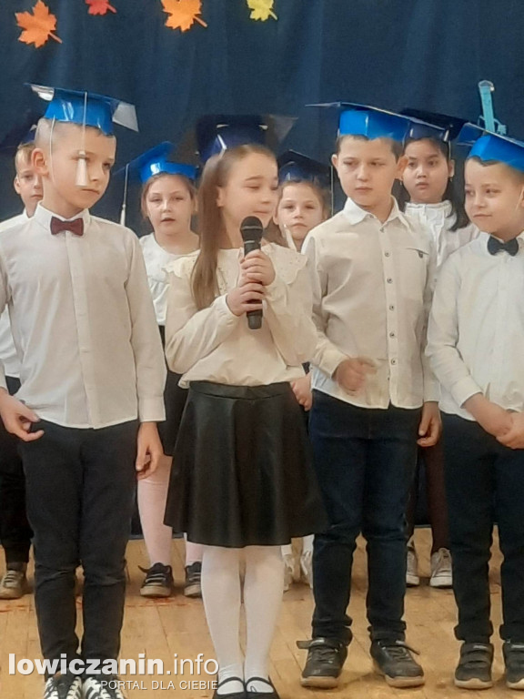 Ślubowanie pierwszaków w SP 4 w Łowiczu