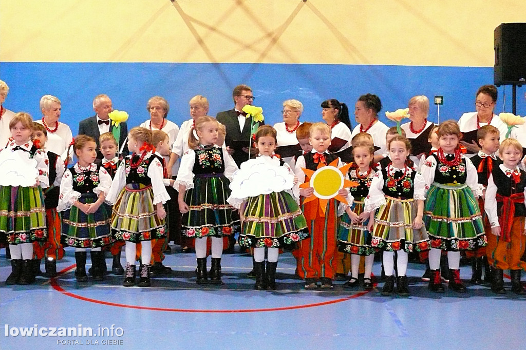 15 lat Klubu Seniora Radość, z dziećmi i mlodzieżą
