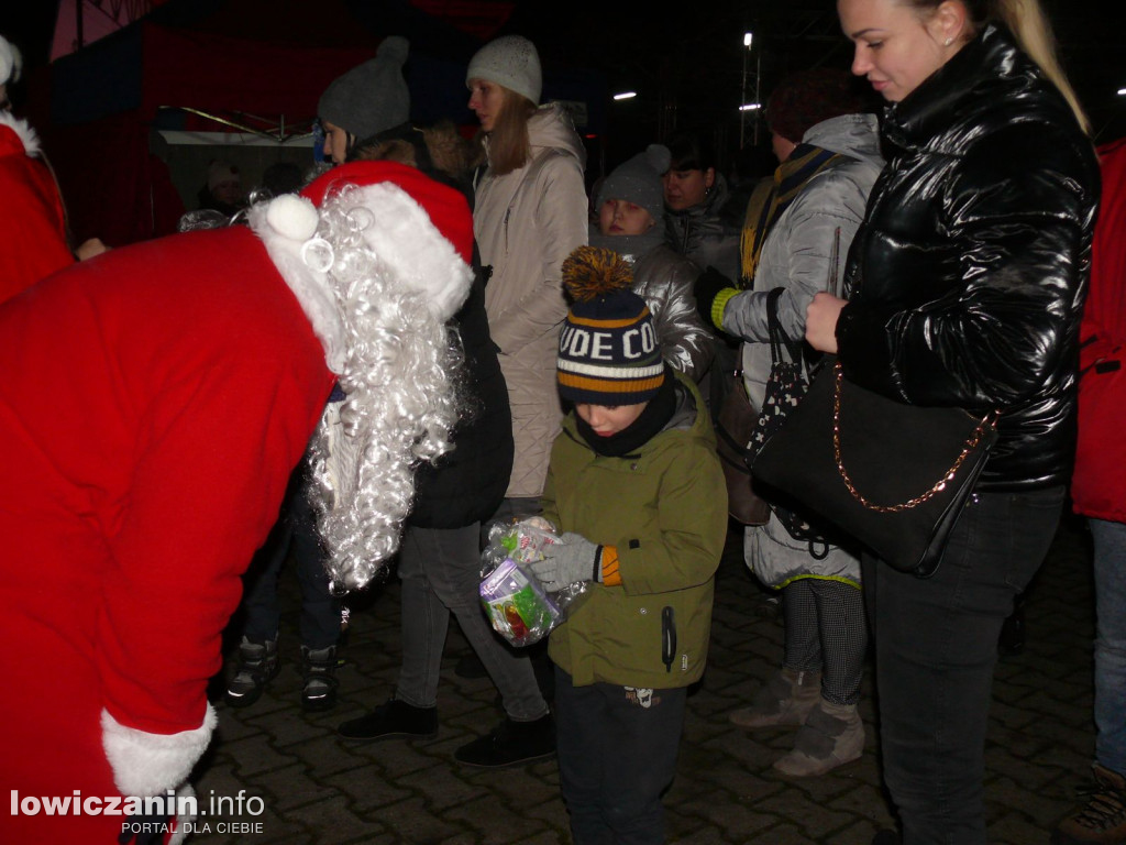 Choinka Miejska na muszli koncertowej.