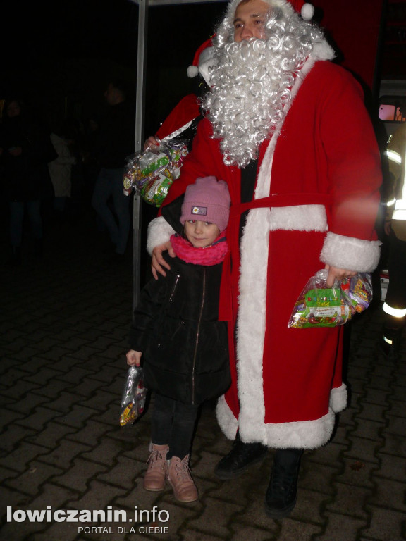 Choinka Miejska na muszli koncertowej.