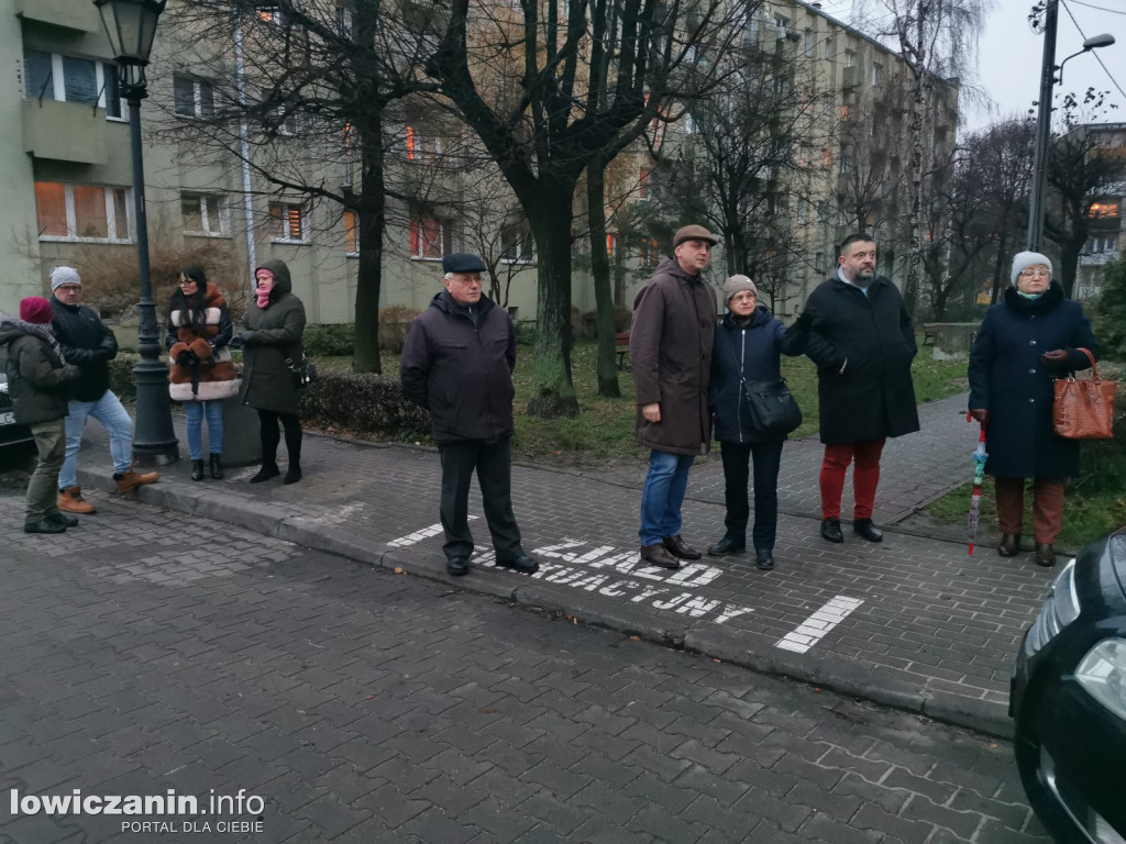Łowicz. Spotkanie z zarządem ŁSM na os. Noakowskiego.