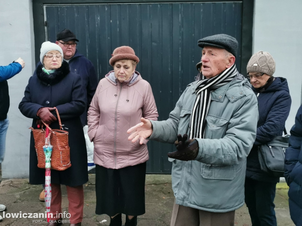 Łowicz. Spotkanie z zarządem ŁSM na os. Noakowskiego.