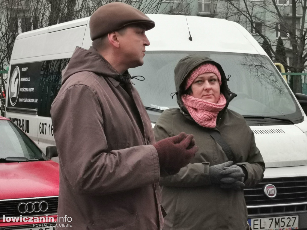 Łowicz. Spotkanie z zarządem ŁSM na os. Noakowskiego.