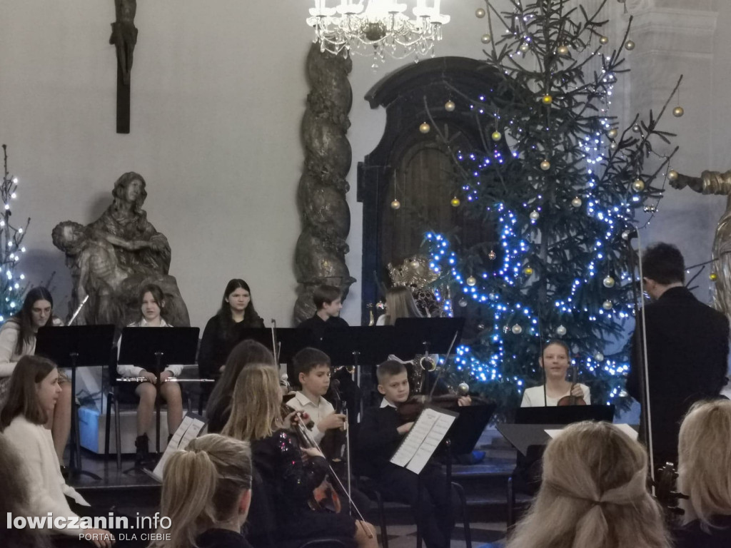 Koncert świąteczny w sali barokowej