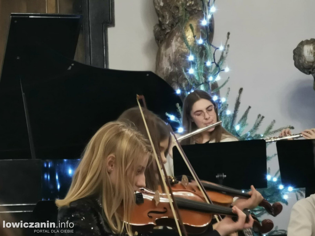 Koncert świąteczny w sali barokowej