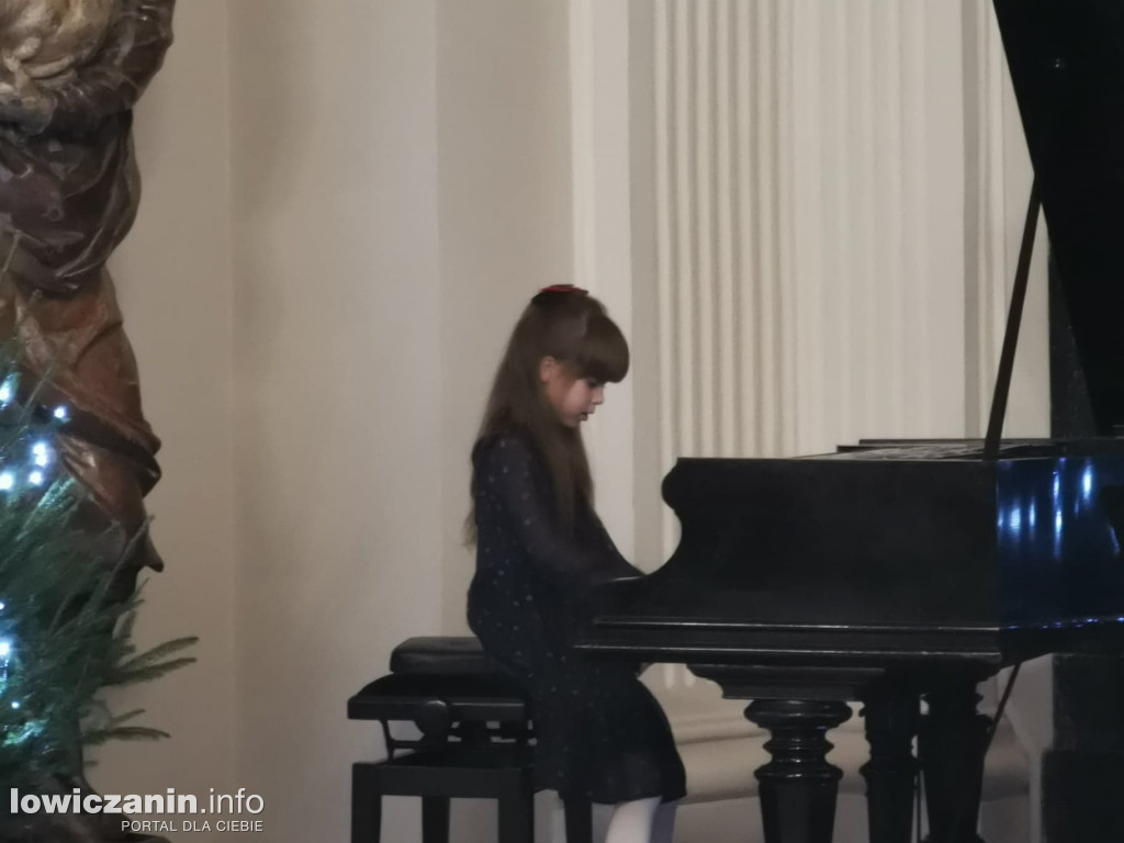 Koncert świąteczny w sali barokowej