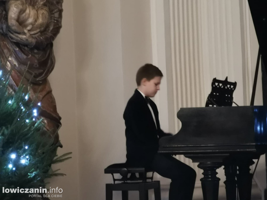 Koncert świąteczny w sali barokowej