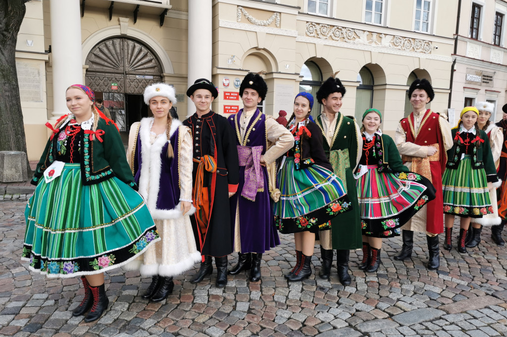 Polonez na Starym Rynku w Łowiczu
