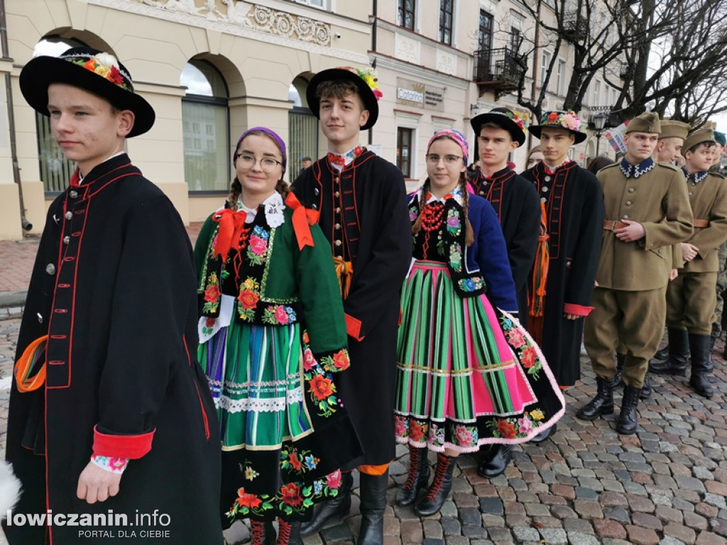 Polonez na Starym Rynku w Łowiczu